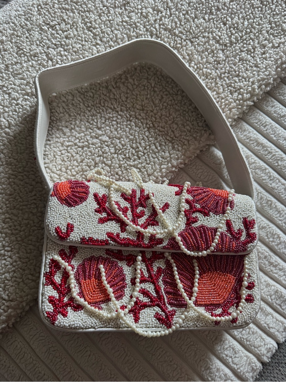 Shells & Pearls Beaded Shoulder Bag - Red and White
